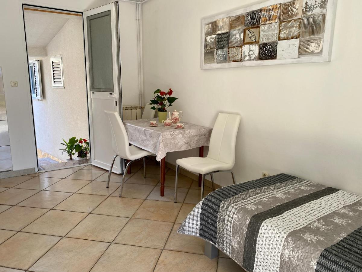 Guest House Renata Plomin Εξωτερικό φωτογραφία