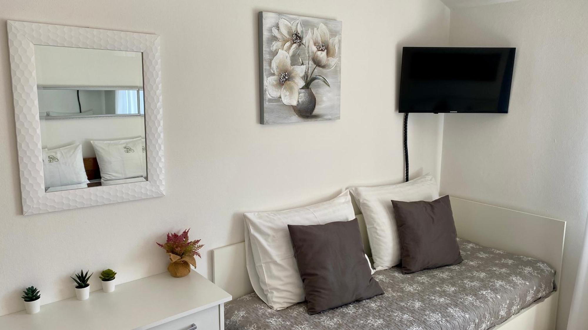 Guest House Renata Plomin Εξωτερικό φωτογραφία