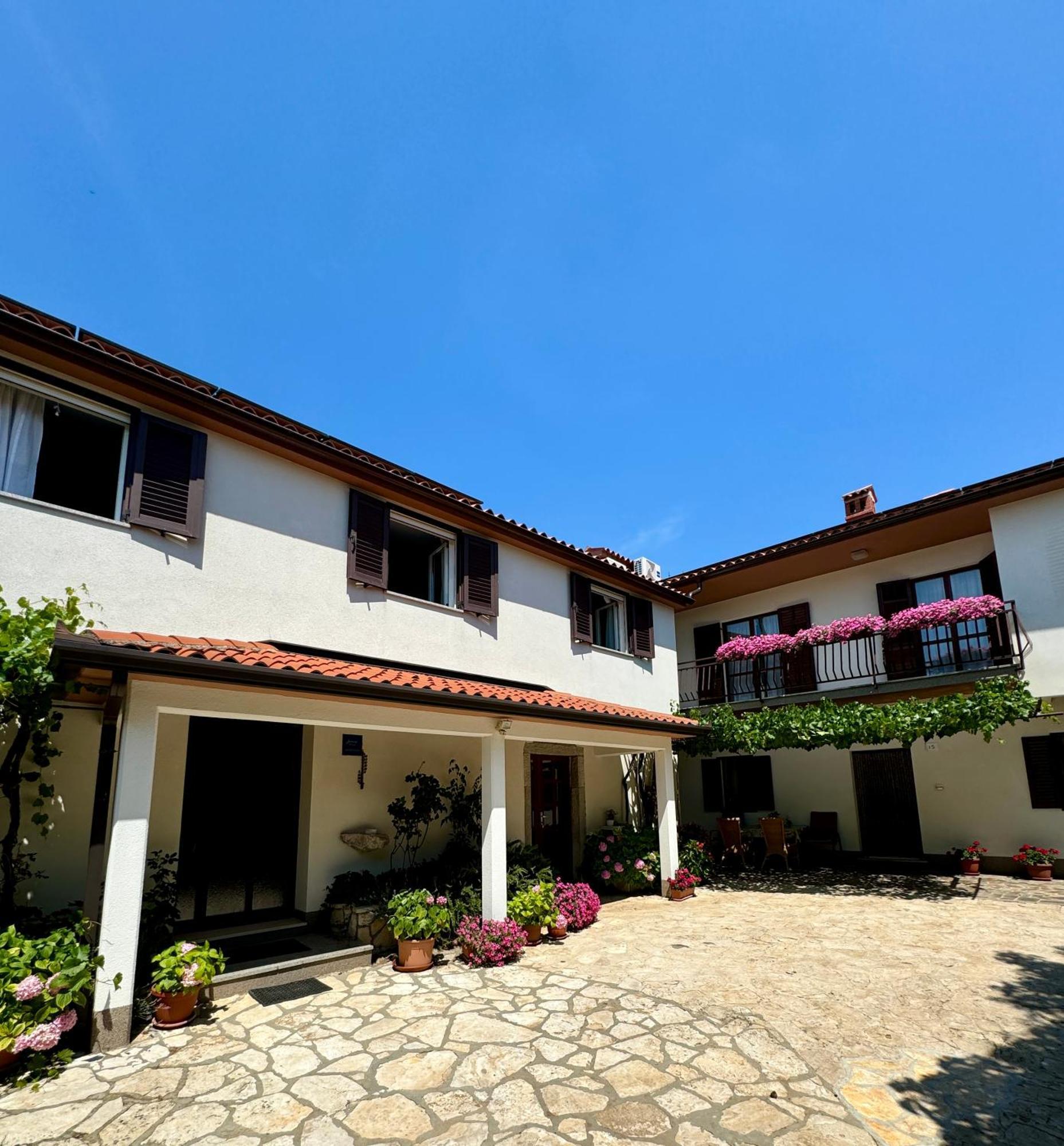 Guest House Renata Plomin Εξωτερικό φωτογραφία
